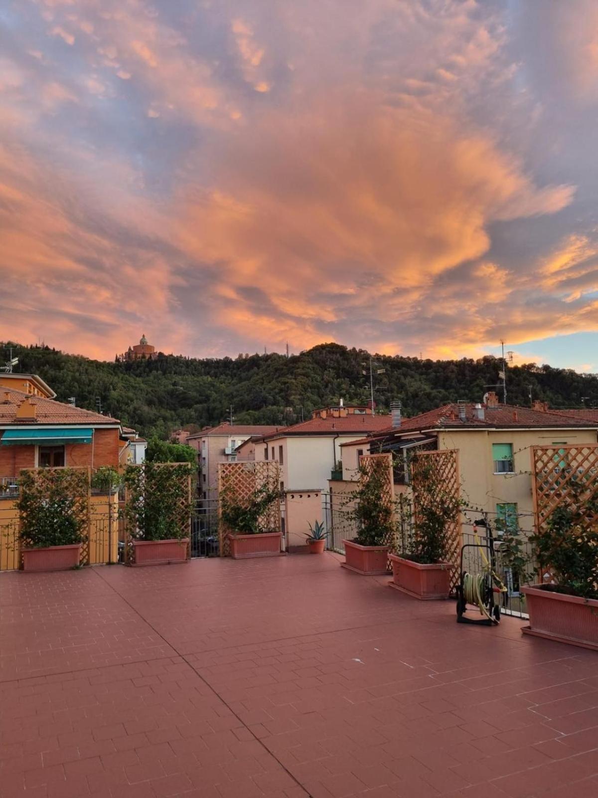 Attico Vista San Luca Apartamento Bolonha Exterior foto